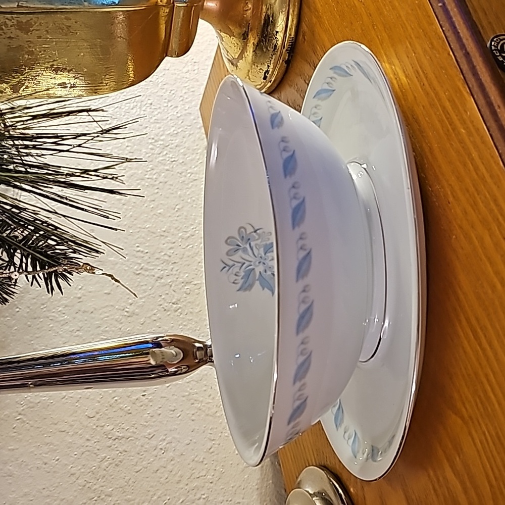 ABALONE Gravy Boat Sky Flower